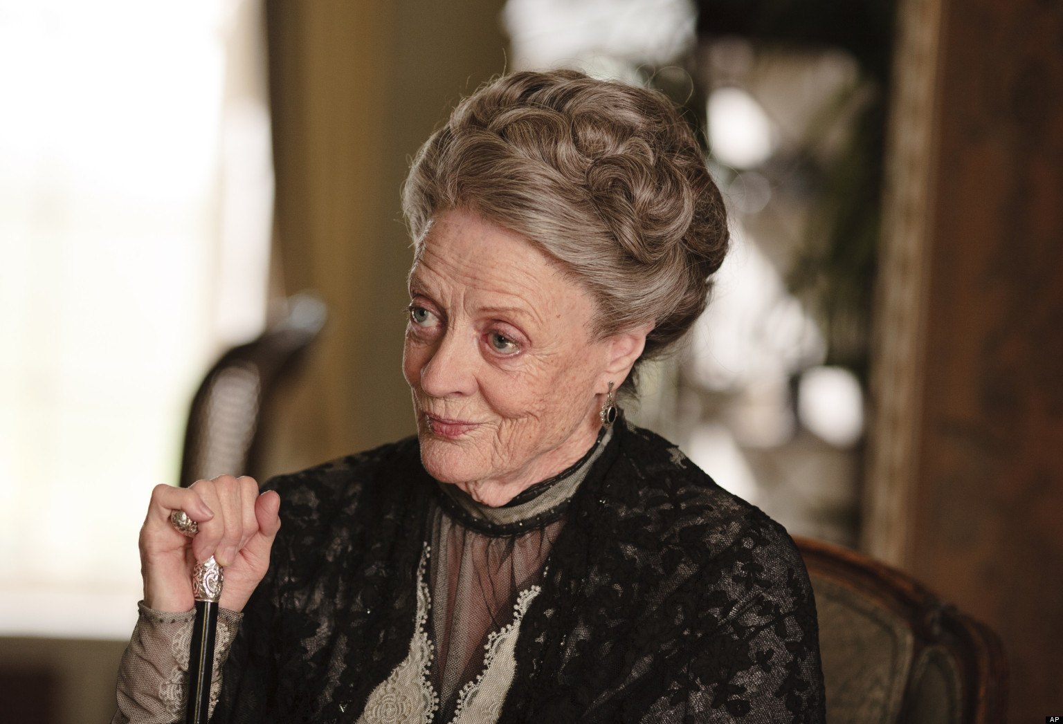 La Condesa Violet Crawley (Maggie Smith): "Mi sirvienta renunció para casarse. ¿Como puede ser tan egoísta?"