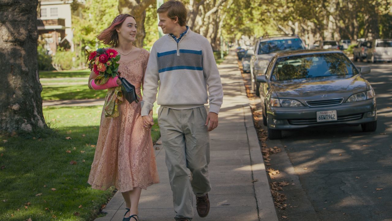feature-lady-bird-saoirse-ronan-lucas-hedges-thanksgiving-vintage-lace-dress